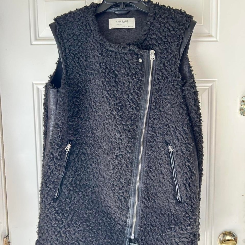Zara Black Edgy Biker Moto Urban Sherpa Vegan Leather Vest w Silver Hardware